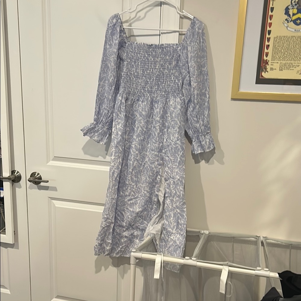 Elegant Long Sleeve Blue and White Dress